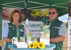 Lebosol Dünger GmbH ist auf Blattdüngung spezialisiert. Vor Ort waren Verkäuferin Sabine Fuchs und Key-Account-Manager Thomas Lietz.