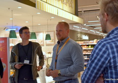 Geschäftsleiter Thomas Helmes von GLOBUS Handelshof St. Wendel GmbH & Co. KG führte die Anwesenden durch den Standort in Wesel und zeigte die Besonderheiten des Markts auf.  