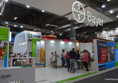 Reger Austausch am Stand von Bayer.