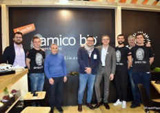 Die italienische Firma Amico Bio bietet Demeter-Gemüse, Conveniencemischungen und essbare Blüten. Das Team am Stand: Francesco Russo, Tommaso D'Addio, Nicola Fabozzo, Raffaele Landoli, Enrico Amico, Giovanni Criscione, Luigi Russo und Andrea Russo.