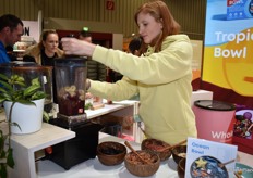 Smoothies und Bowls wurden frisch am Stand zubereitet.