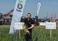 Julian Melcher von der Bejo Samen GmbH gab Einblicke ins Zwiebelportfolio des Züchtungsunternehmens. Zum Sortenspektrum zählen u.a. die Hylander, die sich besonders im Bio-Anbau stark etabliert hat. Auch Hysinger sei eine vielversprechende Sorte für den späten Bereich. "Der Einstieg der Weuthen GmbH ins Zwiebelgeschäft vor einigen Jahren hat dem Zwiebelanbau im Land NRW einen großen Schub gegeben", so Melcher. 