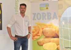 Arne Rehnert von Interseed präsentierte u.a. die bewährte Pommes-Sorte Zorba. Des Weiteren wurden auch einige Neuzulassungen im Pommes-Bereich vorgestellt: Die Poseidon ist eine Spätsorte mit einer hohen Krebsresistenz. Die Montis ist eine gelbfleischige Lagersorte mit einem relativ hohen Ertrag. Die dritte und letzte Neuzulassung Francis ist eine hellgelbe Frühsorte. Die Kartoffel wird sogar noch eine Woche früher als die bewährte Frühsorte Zorba geerntet.